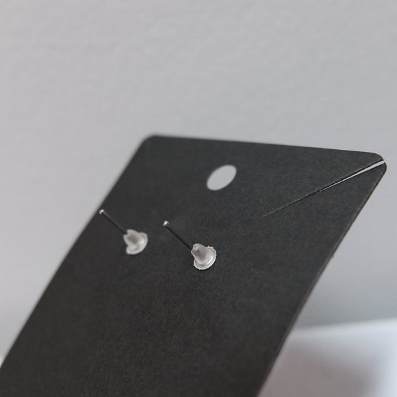 STUNNING Flower Crystal Dangling Earrings - Picture 4 of 4